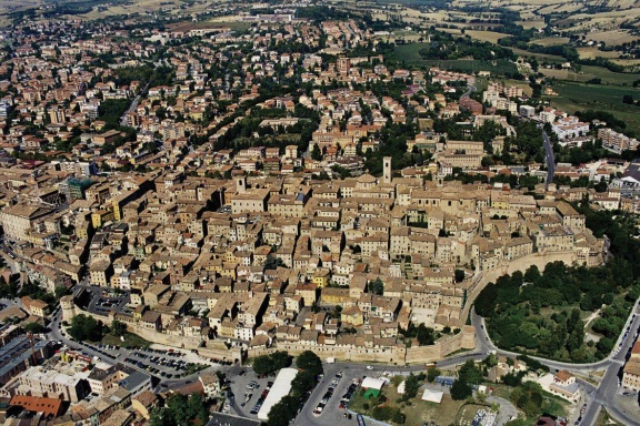 Foto area della città di Jesi Foto area della città di Jesi
